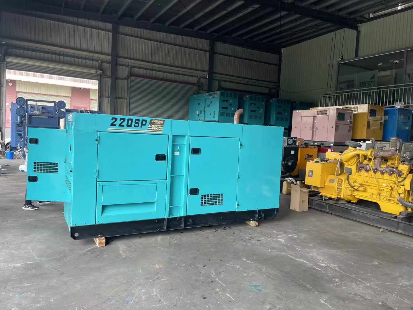 龙川800kW 柴油发电机的输出电流波动范围是多少？