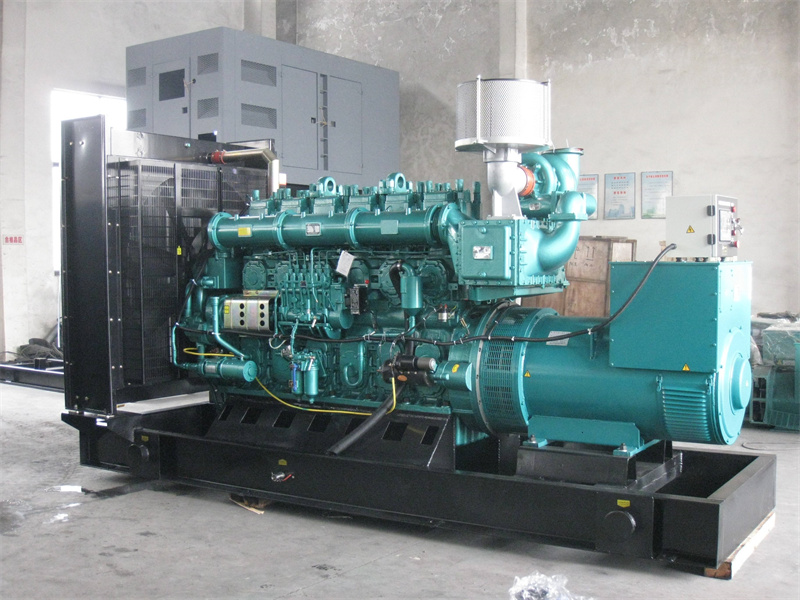 龙川200KW 柴油发电机的油耗是多少？